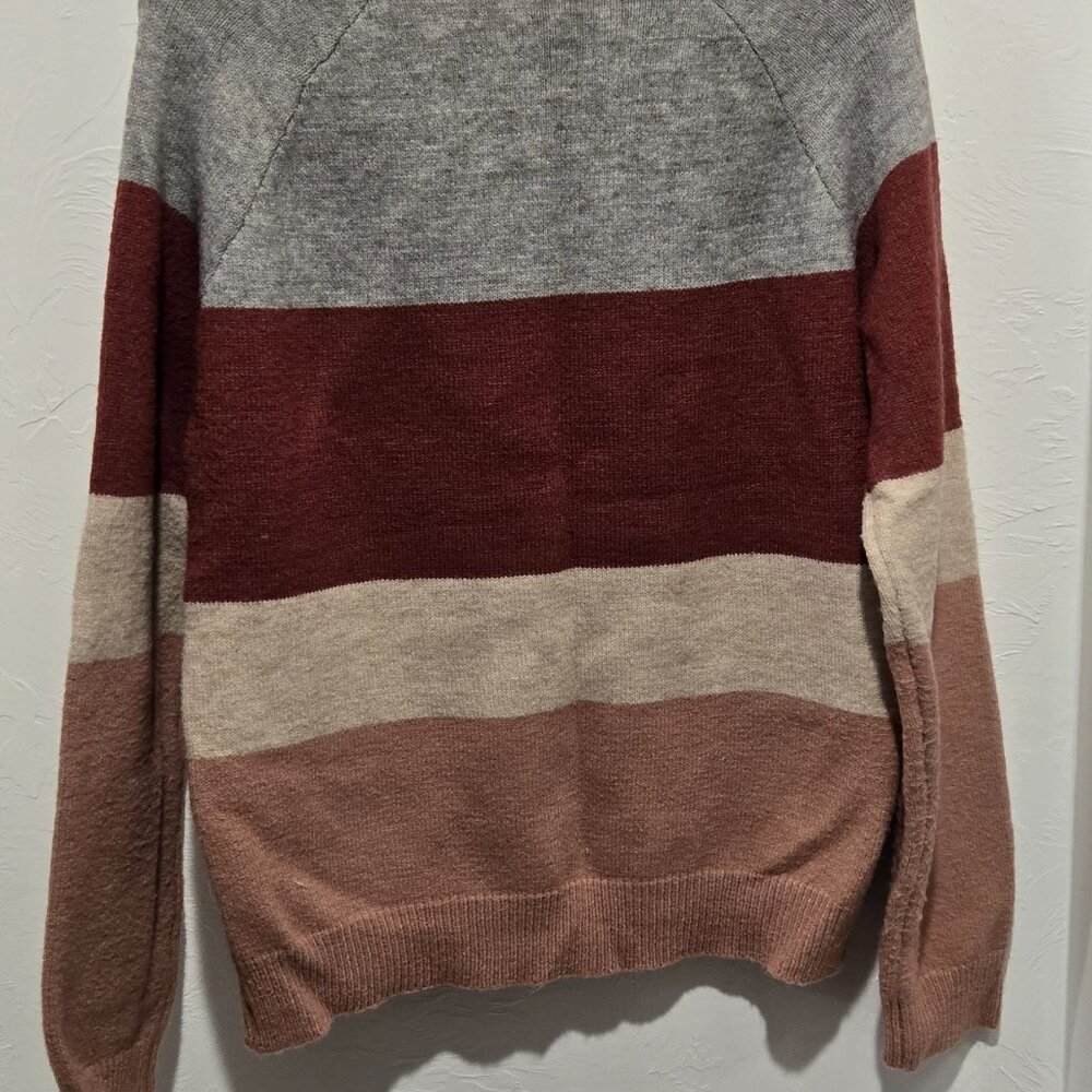 Hem & Thread (M) Like New Sweater - Picture 4 of 4